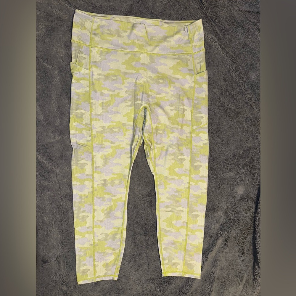 Fabletics Green and Grey Camouflage Leggings, Size 3X